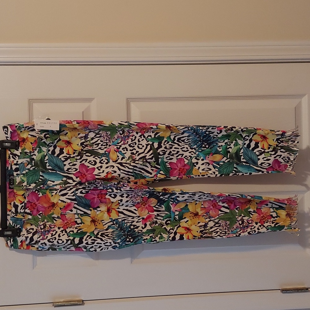 A.Z.I. New York Animal Print Capris